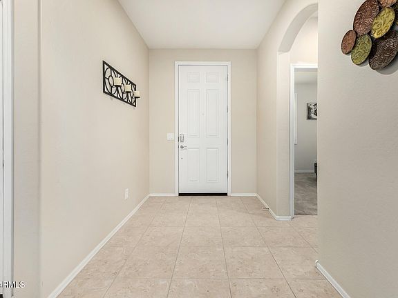 3rd image of 3877 N SMITHSONIAN Drive