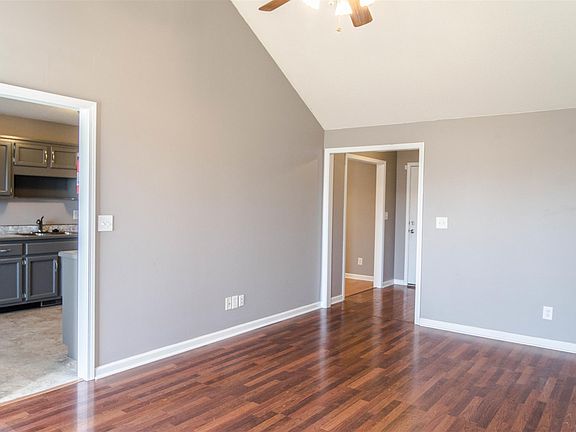 3rd image of 3745 Heather Dr