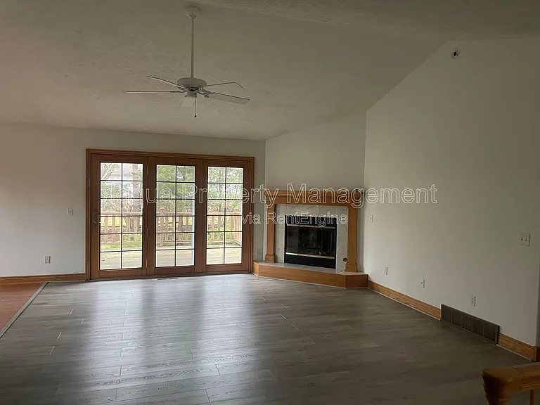 285 Trafalgar Trl — Photo 3