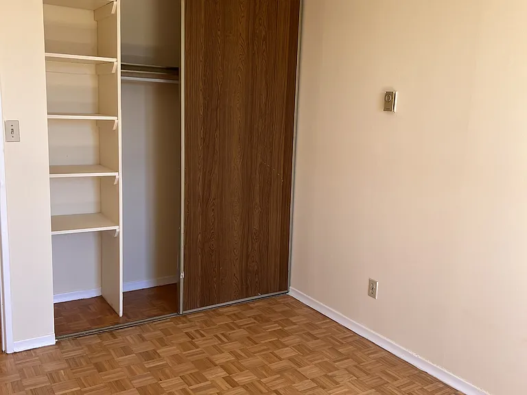 800 Riddell Ave N #502 — Photo 6