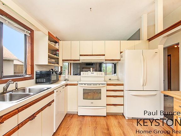 5th image of 2281 Bridle Creek St SE