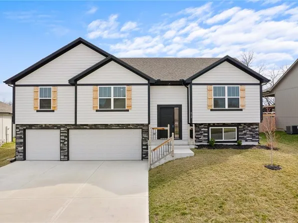 913 NW Lindenwood Dr, Grain Valley, MO 64029