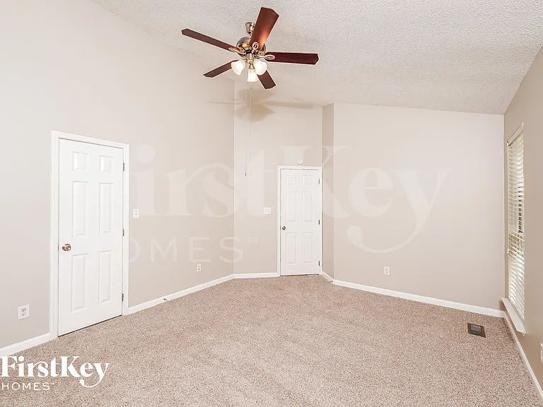 6768 Crossbrook Ln — Photo 6