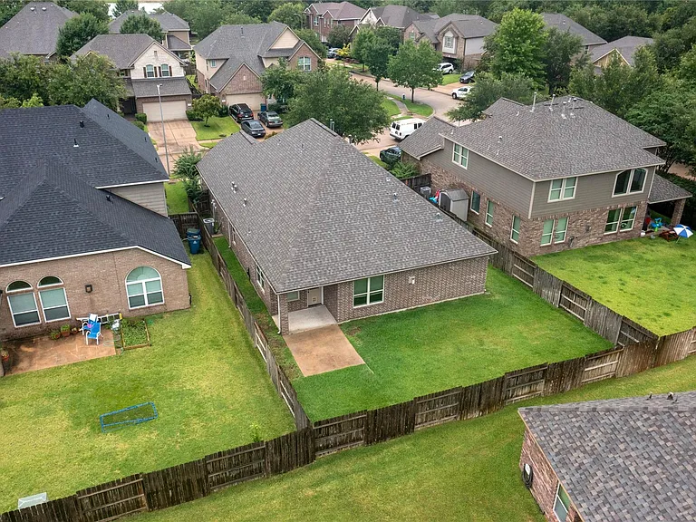 12314 Meadow Breeze Dr — Photo 50