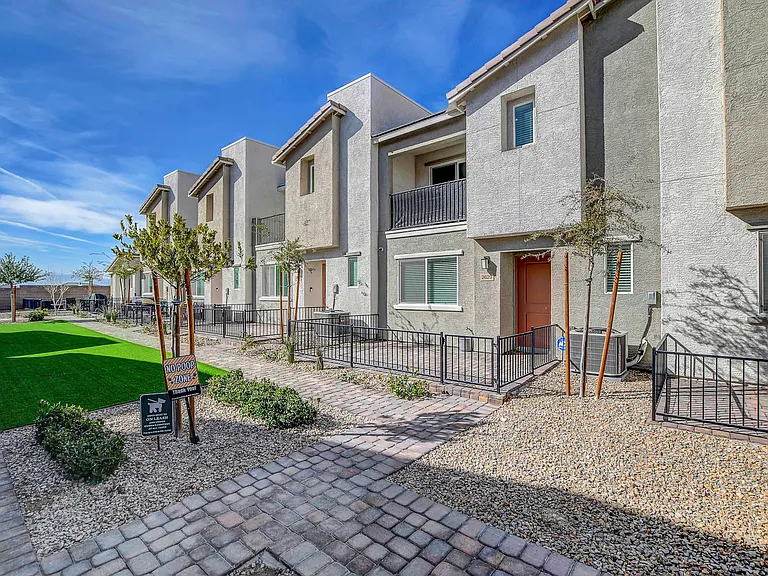 6924 Spicy Merlot St — Photo 58