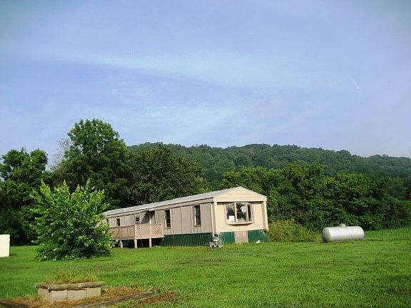 3 bedroom 16' X 80'