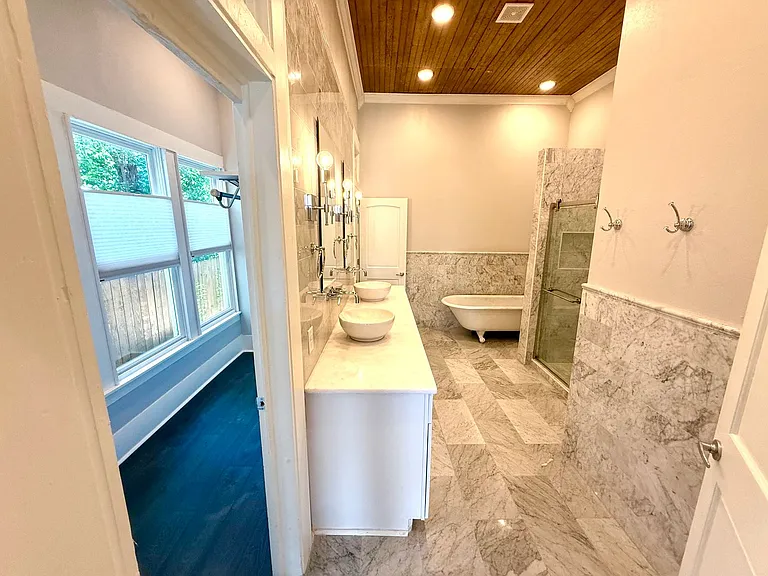804 Dawson St — Photo 17