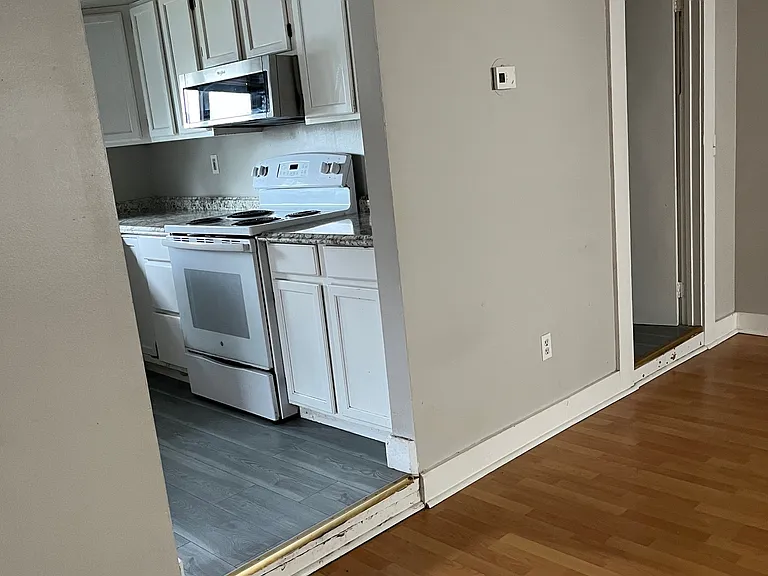 280 Main St #4 — Photo 7