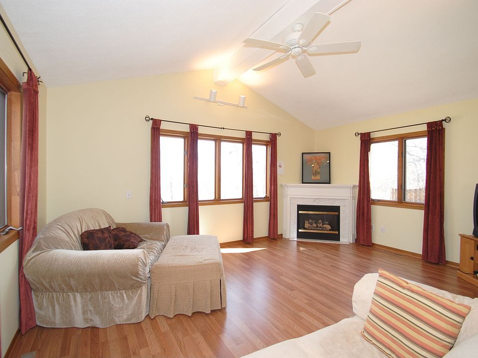 2nd image of 2077 Pin Oak Dr