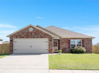 2405 Maplewood Ave, Lowell, AR 72745