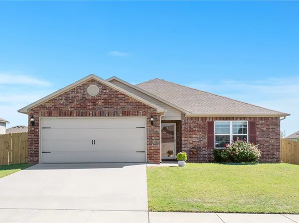 2405 Maplewood Ave, Lowell, AR 72745