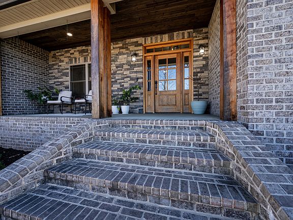 2nd image of 224 Murray Rd