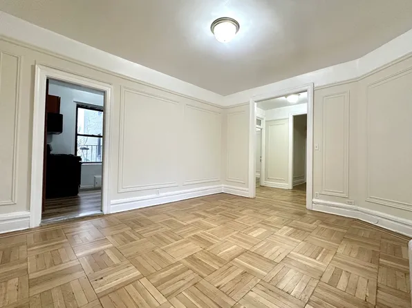 536 Fort Washington Avenue image 3 of 9