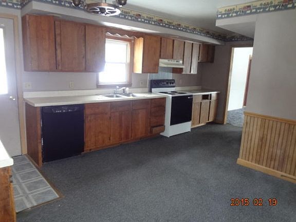 3rd image of 7632 Elm Ave