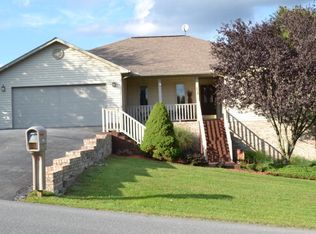 216 Brierwood Ln, Beaver, WV 25813