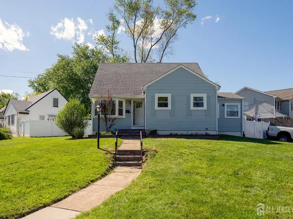 24 Old Stage Rd, East Brunswick, NJ 08816