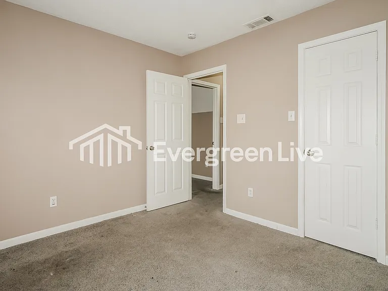 3915 Old Brownsville Rd — Photo 12