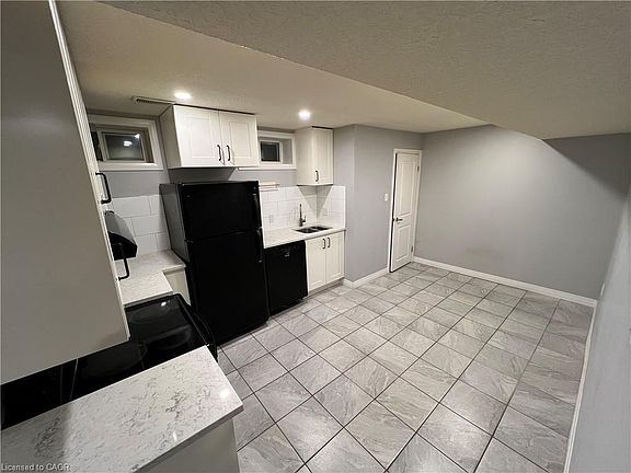 3rd image of 33 Ruskview Rd