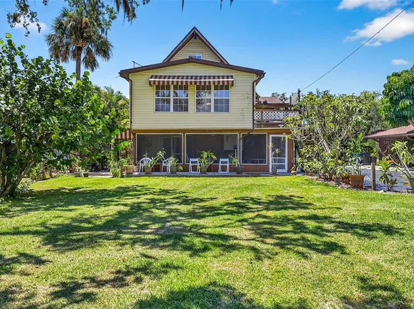 606 Dickman Dr SW, Ruskin, FL 33570