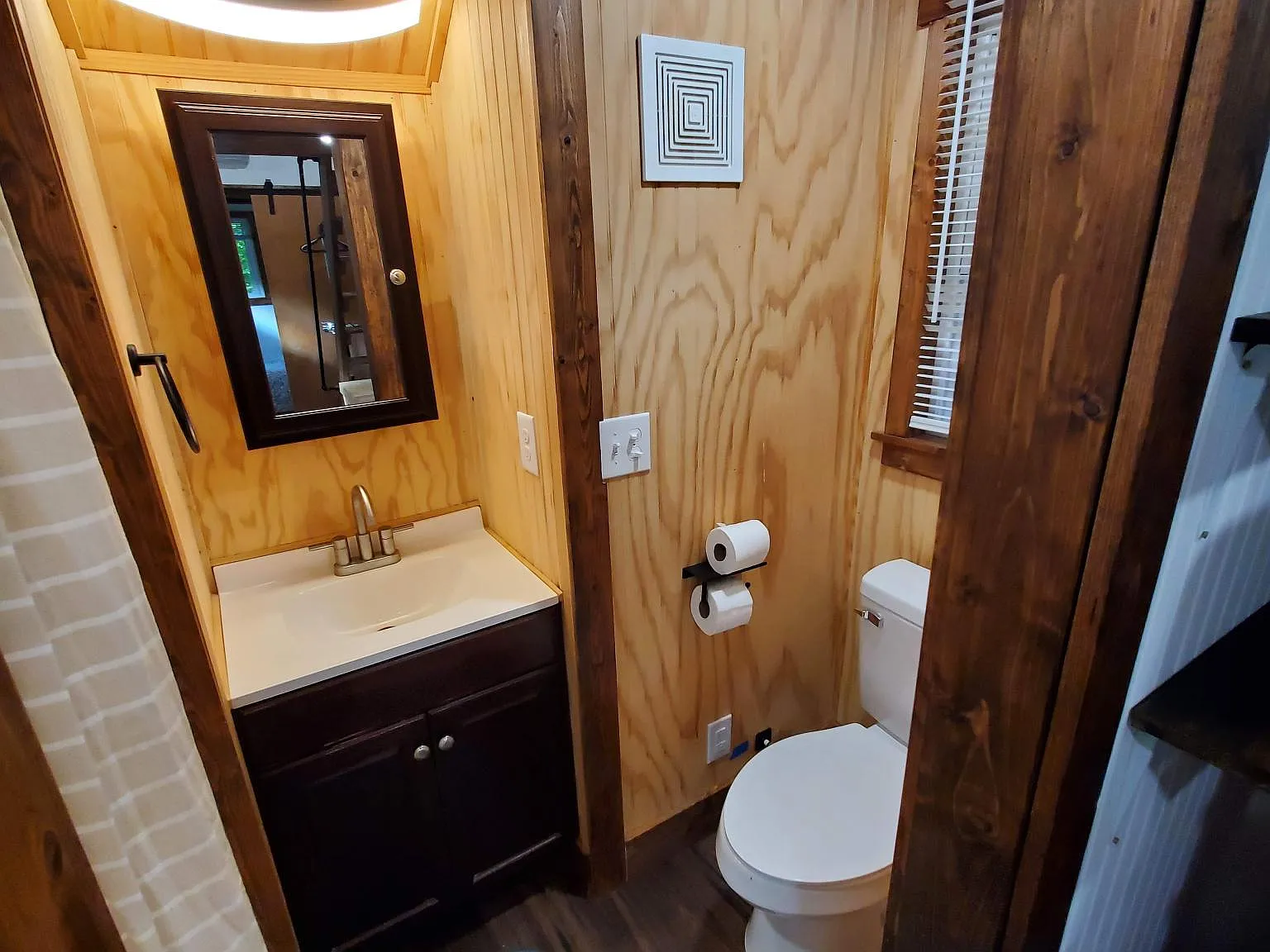 2 bed, 225 sqft, $1,275 — Photo 4