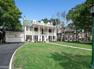 24 Canterbury Ct, Wilmette, IL 60091