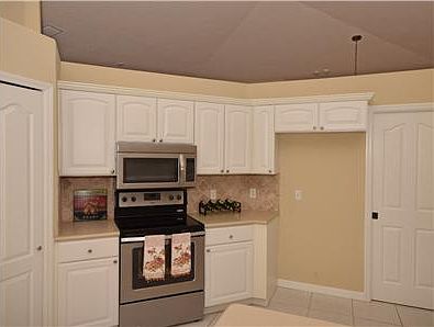 4th image of 2591 SE Robin Cir