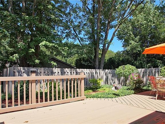 3rd image of 562 Brigton Dr
