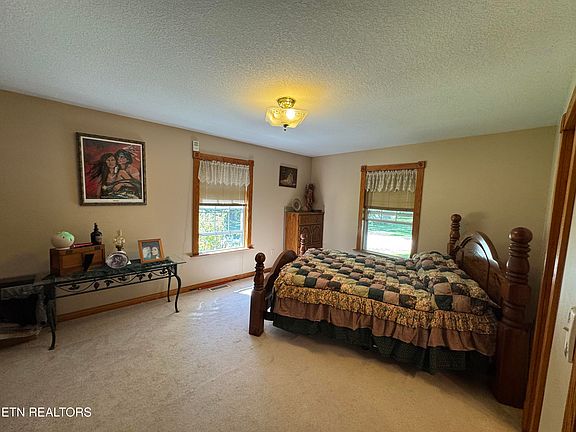 35th image of 439 Elvira Ln
