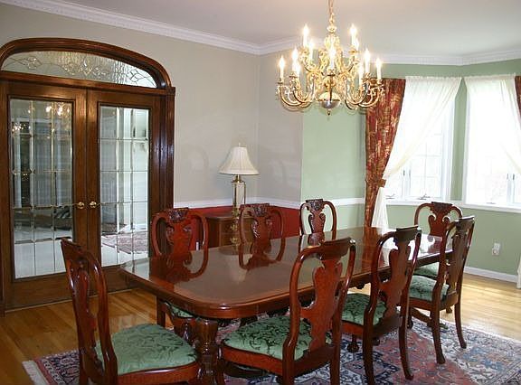 4th image of 16 Pond Hollow Ct