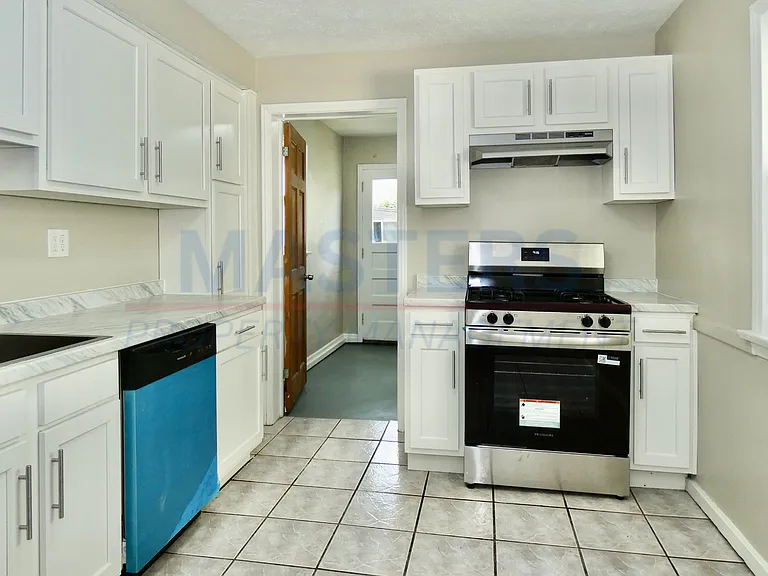 5133 Adella St — Photo 3