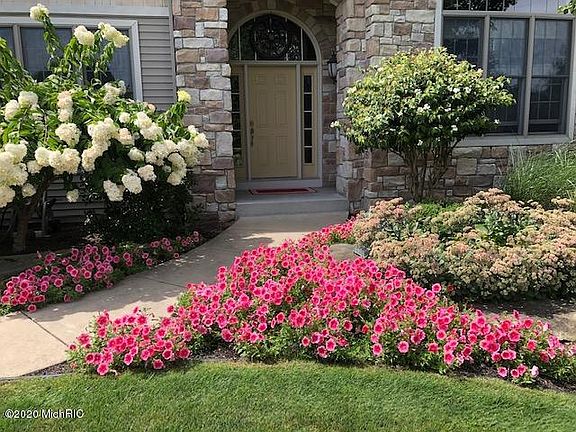 3rd image of 8346 Canary Dr