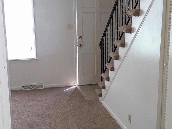 5th image of 115 Woodlawn Dr #1