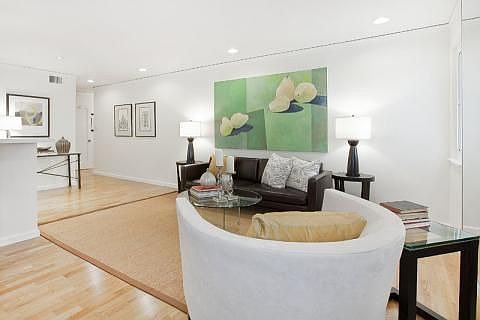 5th image of 2077 Jackson St APT 206
