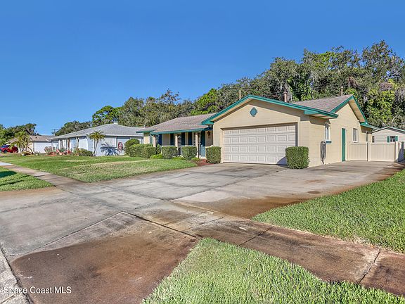 2nd image of 1426 Turnesa Dr