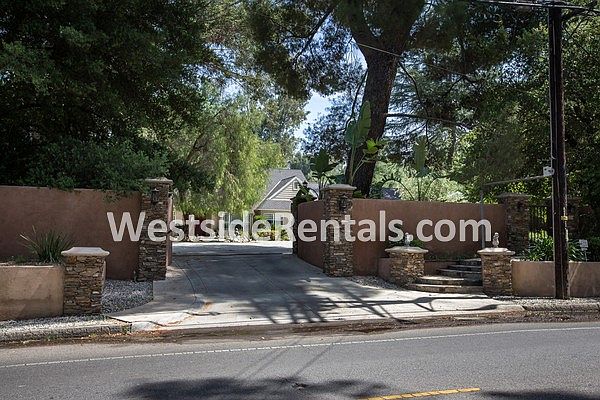 1st image of 4750 Vanalden Ave