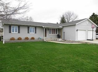 1350 Airport Rd, Lincoln, IL 62656