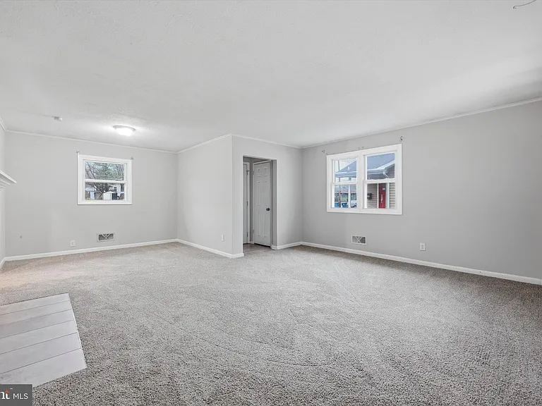 3832 Frances Ave — Photo 5