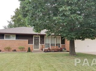 3912 N Wilkins Rd, Peoria, IL 61615