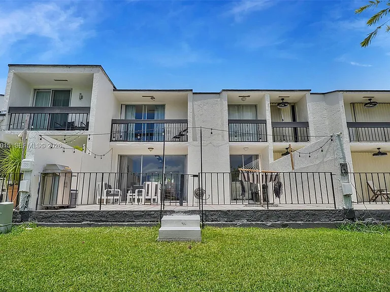 9177 Fontainebleau Blvd #3 — Photo 36