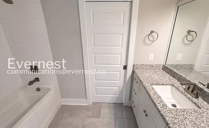 2115 Burns St — Photo 15