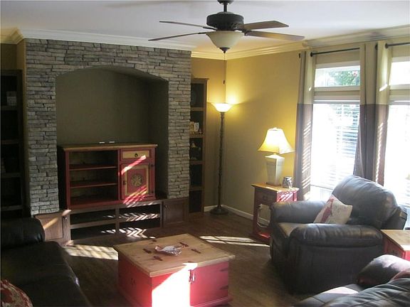 4th image of 743 County Road 4441