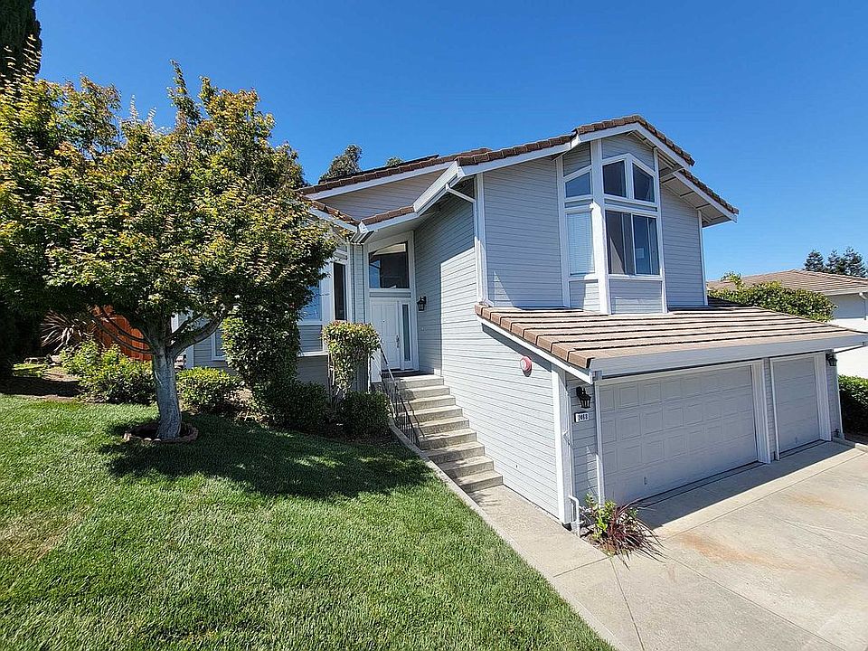 2nd image of 2468 Fox Ridge Dr