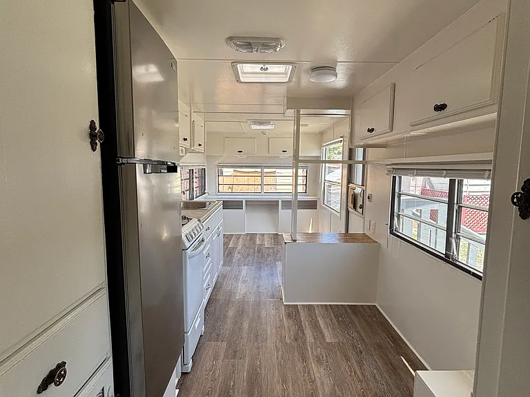 Tropical Gardens Mobile Home Park — Photo 26
