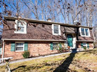 1095 Flint Dr, Christiansburg, VA 24073