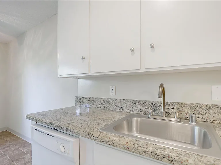 1450 San Antonio Ave #6 — Photo 9