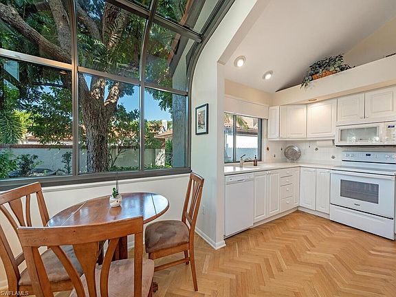 4th image of 579 Bay Villas LN #91