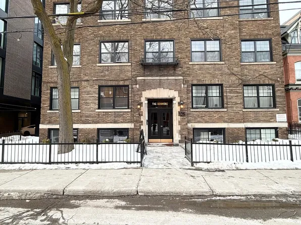 325 Cooper St #15-A, Ottawa, ON K2P 0G5