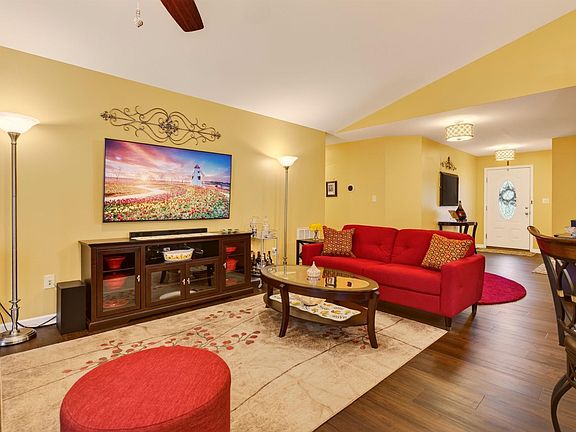 4th image of 104 Oakstone Run