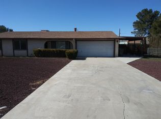 15590 Washoan Rd, Apple Valley, CA 92307