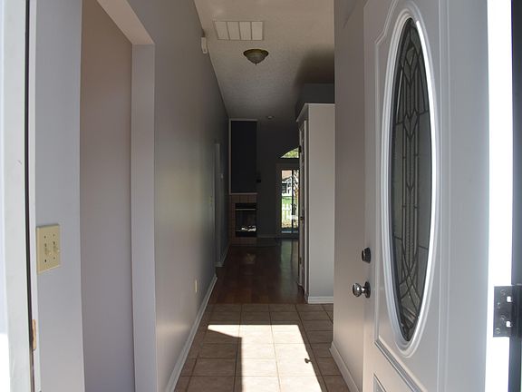 5th image of 2087 Saint Martins Dr E